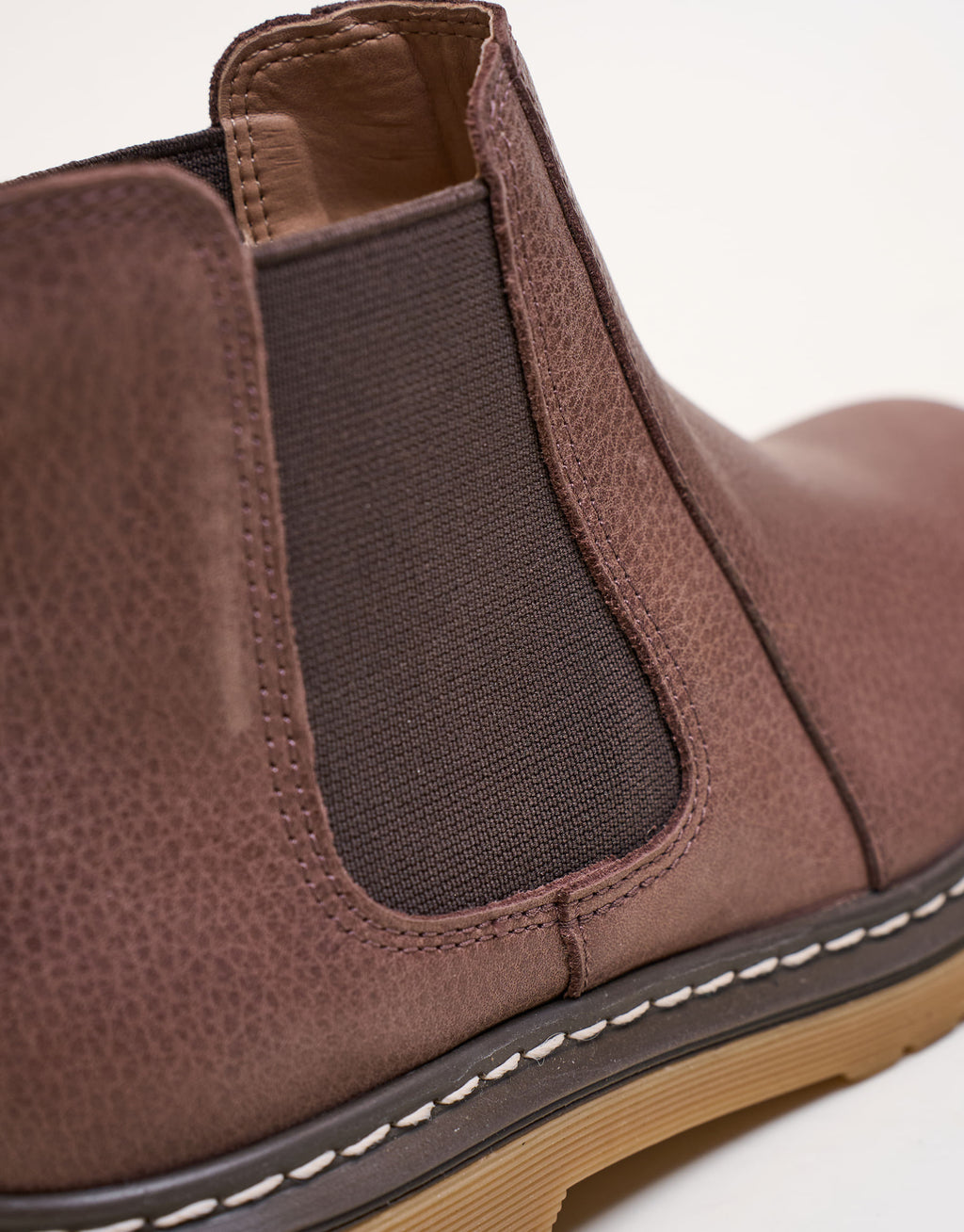 Bota Elton
